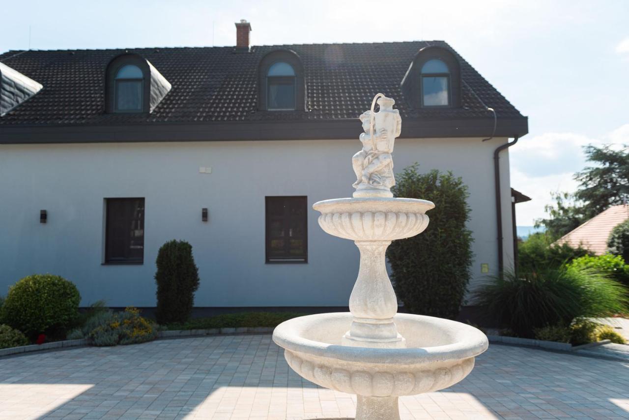 Katzer Villa Badacsonytordemic Luaran gambar